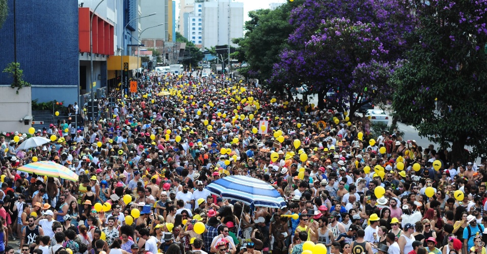 Baixo Augusta: bloco levou 150 mil foliões às ruas. 
